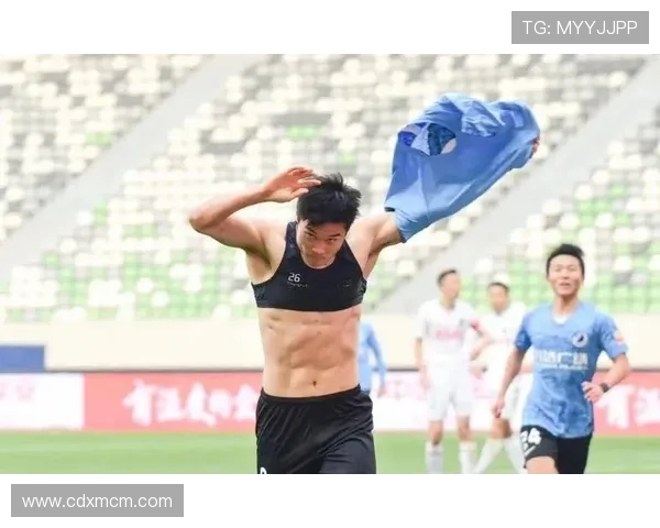 国家队集训启动联赛焦点对决引爆本周足球热潮青年新星表现抢眼