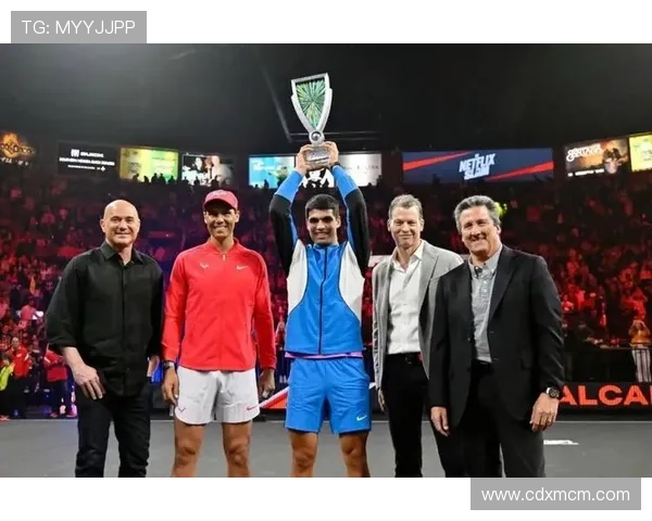 网球赛事激战正酣 纳达尔复出争夺美网冠军 标志性回归引发球迷热议