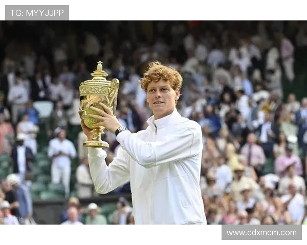 网球大满贯赛季开启 新星崭露头角 老将拼搏争夺冠军荣耀