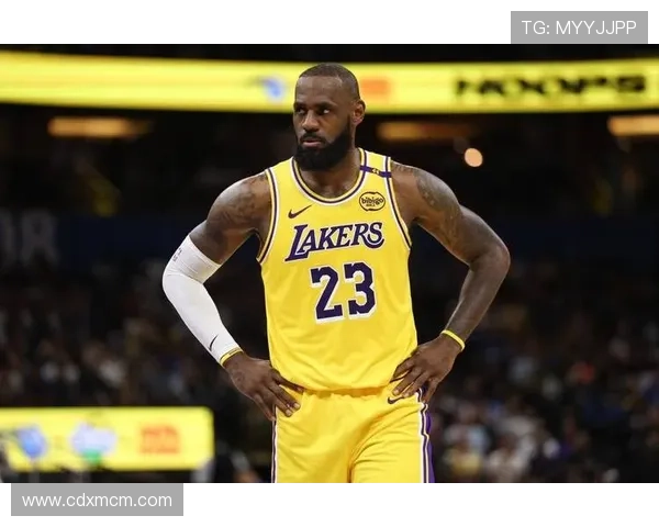 詹姆斯豪取三双率湖人逆转胜勇士全场高燃对决点燃新赛季激情